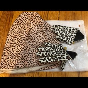 Leopard hat and glove bundle